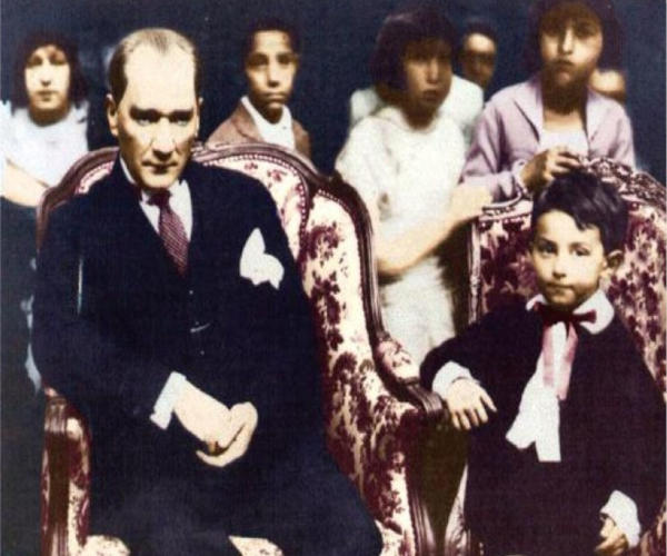 Atatürk ve Çocuk Fotoğrafları